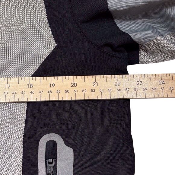 Triumph Jerez Motorcycle Jacket with Pads Wind Waterproof Gray Black Medium - Picture 10 of 15